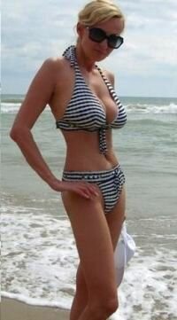 Яна Рудковская похудевшая в купальнике  на пляже